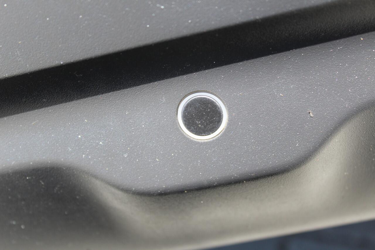 Citroen C4 CACTUS 1.2 PureTech Business | Incl. 12 maanden garantie Trekhaak | Cruise control | Apple carplay/Android auto | Navigatie | Lichtmetalen velgen | Airco | Parkeer sensoren voor/achter