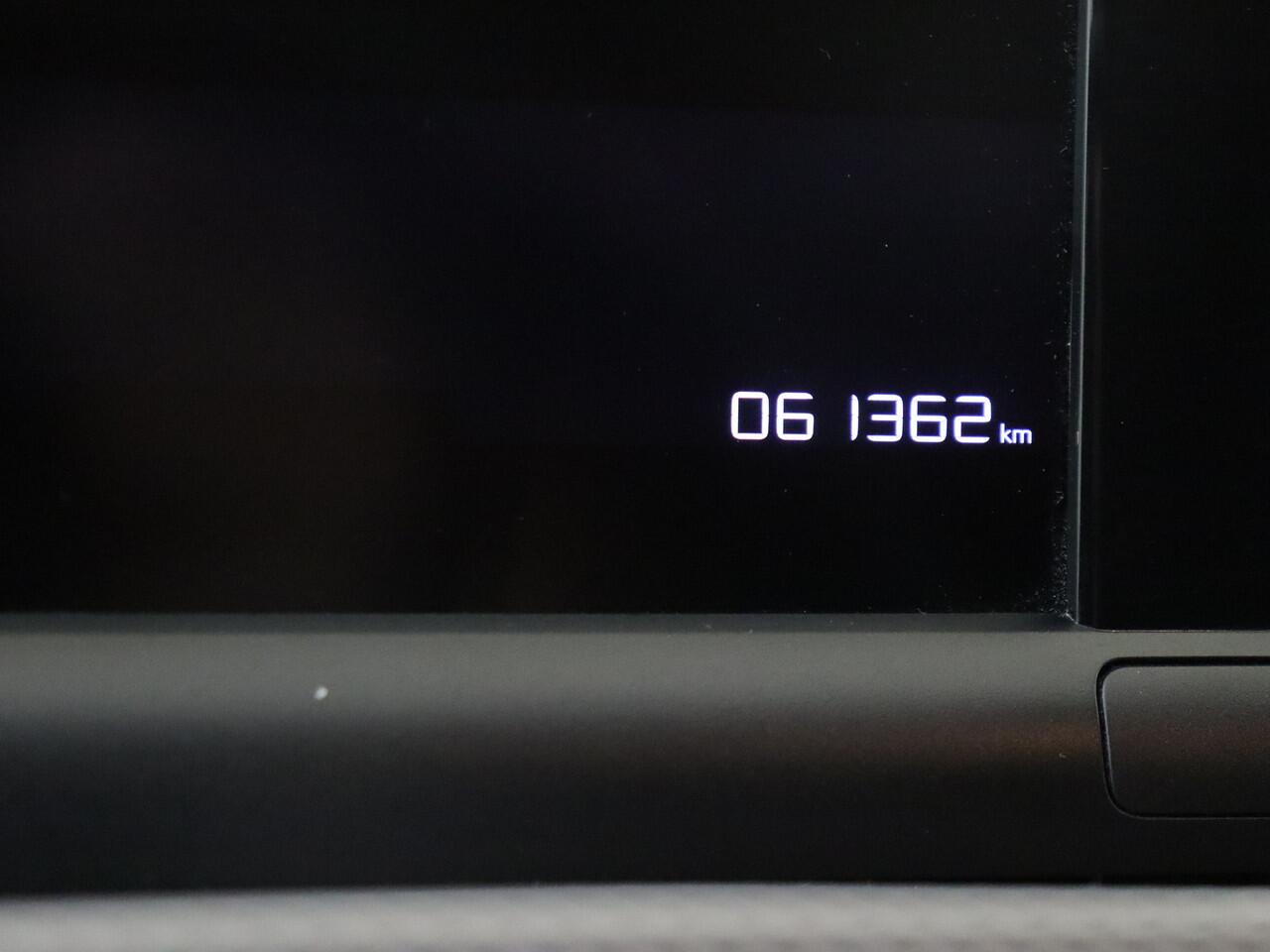 Citroen C4 CACTUS 1.2 PureTech Feel | Verstelbare lendensteunen | Remote services | Parkeersensoren | Lederen stuur |