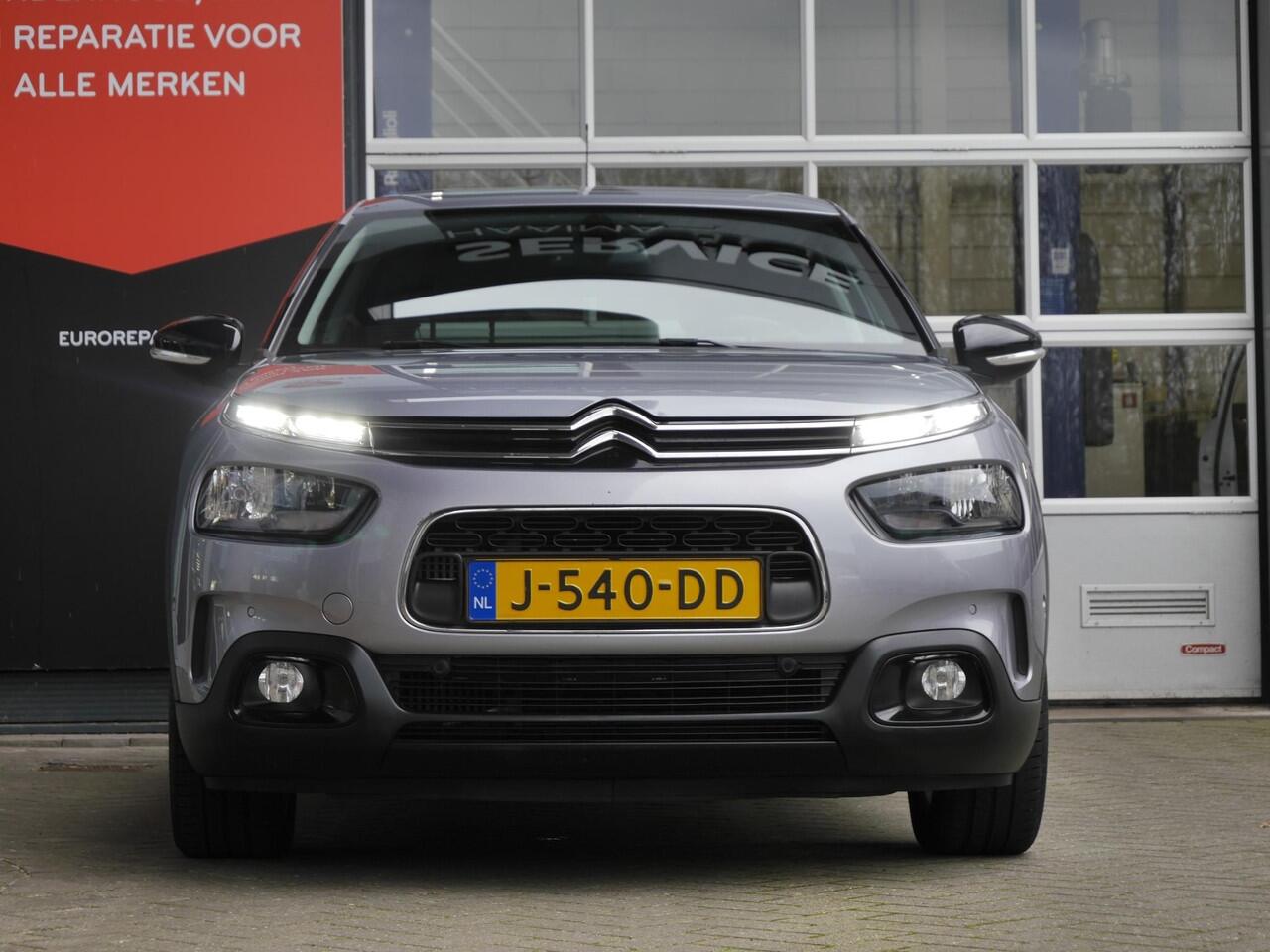 Citroen C4 CACTUS 1.2 PureTech Feel | Achteruitrijcamera | Keyless entry en start | Navigaitie | Trekhaak | Climate control | Cruise control