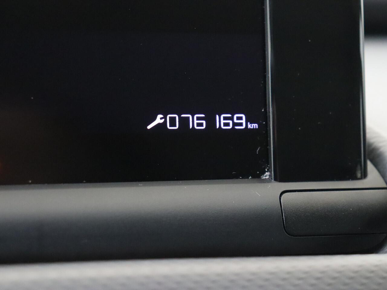 Citroen C4 CACTUS 1.2 PureTech Origins 110PK I NAVIGATIE I COMFORT SEATS I L.M. VELGEN ZWART I PARKEERSENSOREN ACHTER I