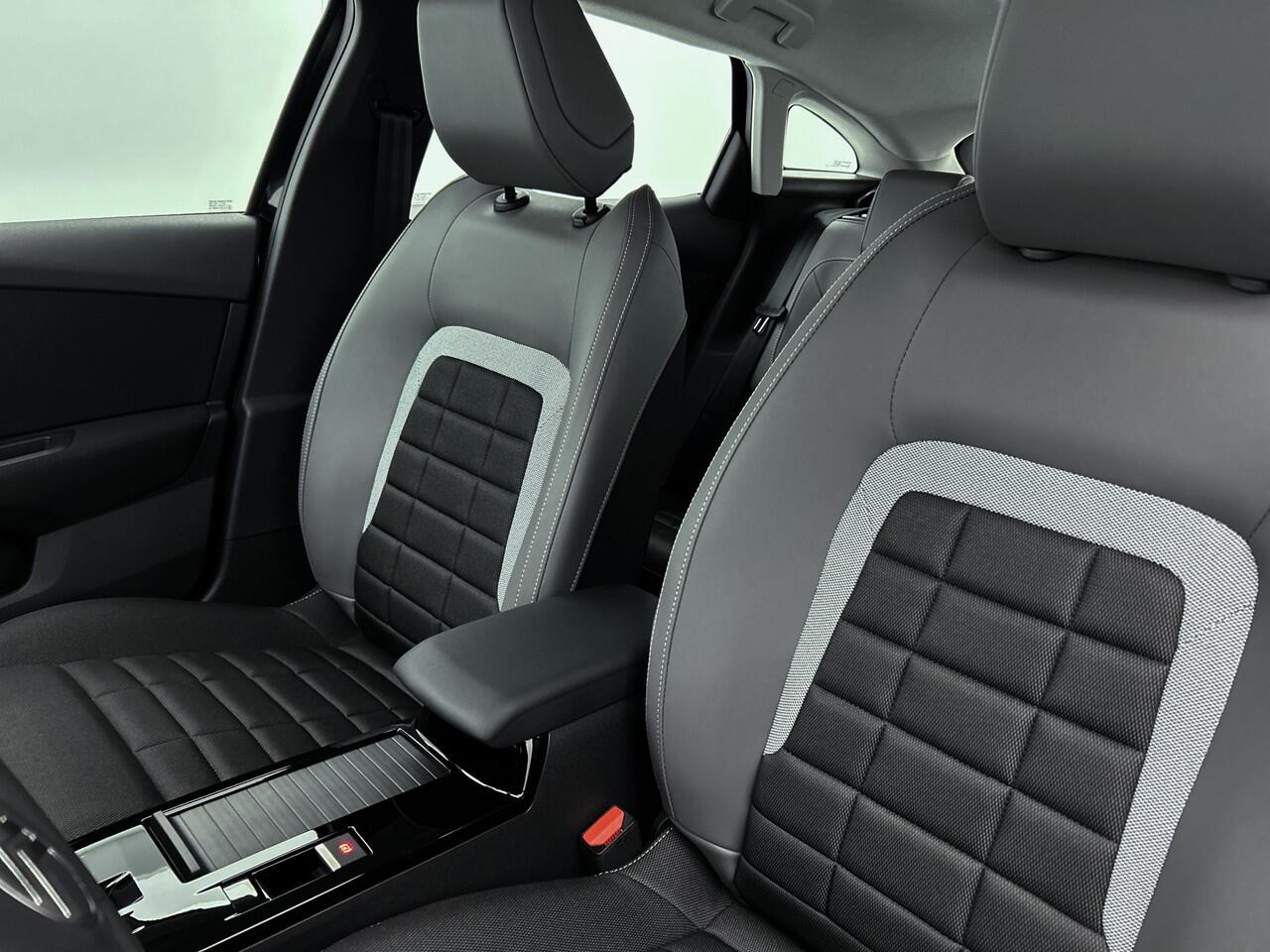 Citroen C4 Hybrid 145pk Automaat Business Private Lease ¤ 489,- pm - 48mnd - 10.000km