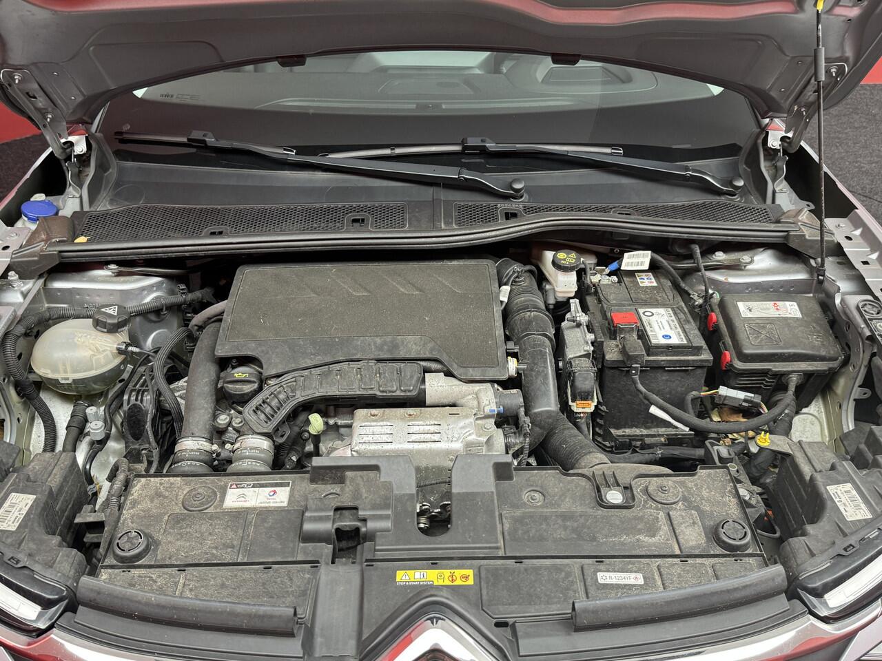 Citroen C4 1.2 Puretech Shine | Camera | Head-up display | Navigatie | APK 18-11-2027 |