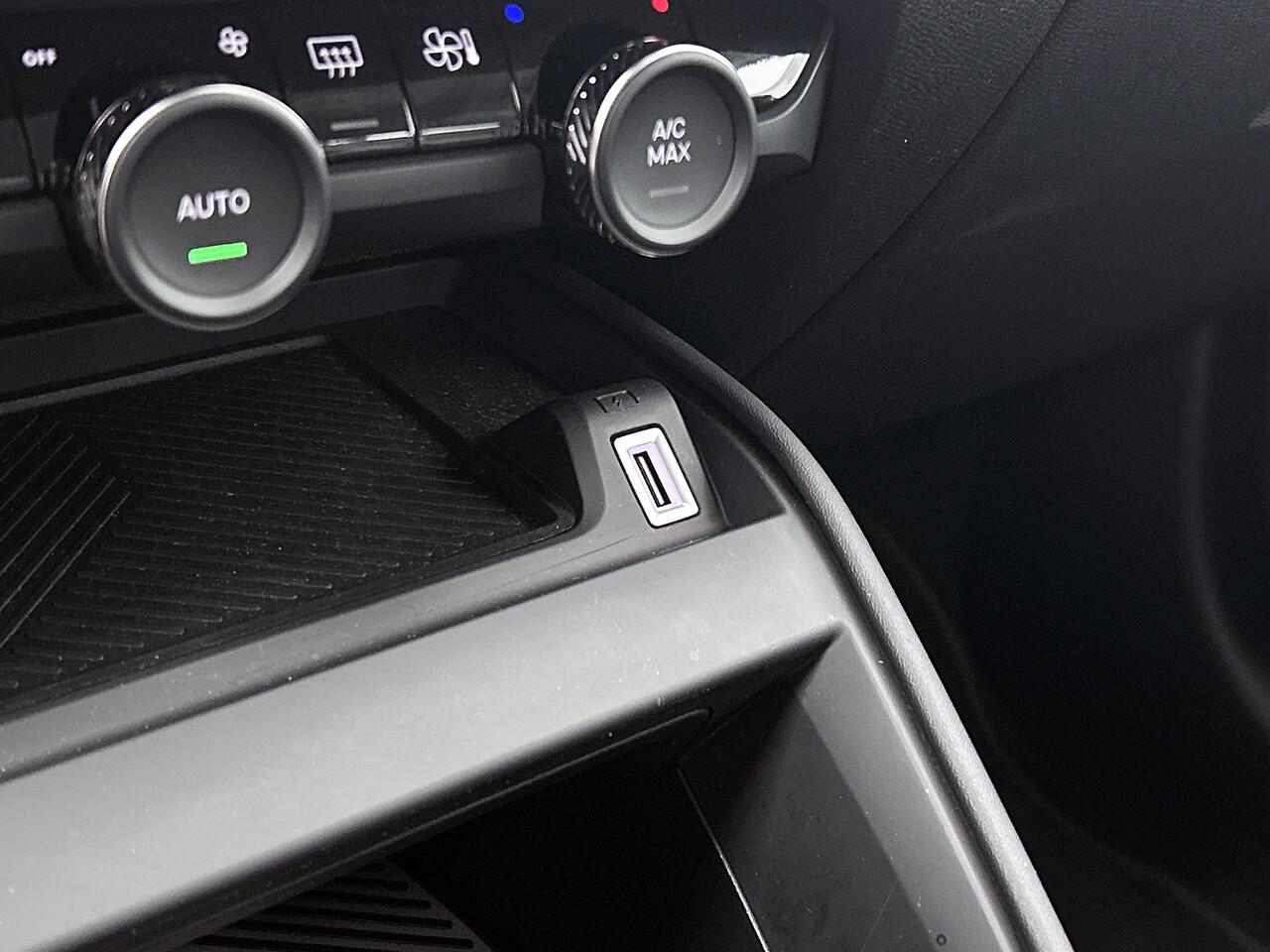 Citroen C4 100 PK Feel | Rijklaar | Navigatie | Achteruitrijcamera | Camera | Navigatie |