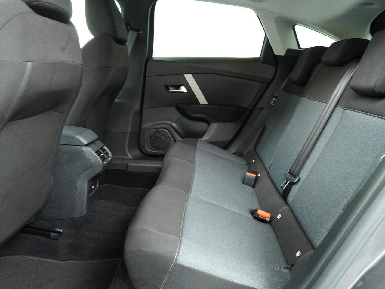 Citroen C4 1.2 Puretech Feel Pack - Navigatie - Stoelverwarming - Climate Control