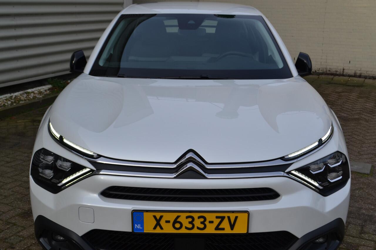 Citroen C4 1.2 PT 130 Plus EAT8 Automaat Navigatie/ LM Velgen 18 Inch I bel a.u.b vooraf voor beschikbaarheid en km.stand i.v.m. inzet auto