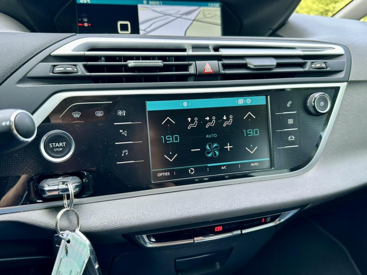 Citroen C4 SpaceTourer 1.2 PureTech Shine | Navigatie | Carplay | Trekhaak | Camera