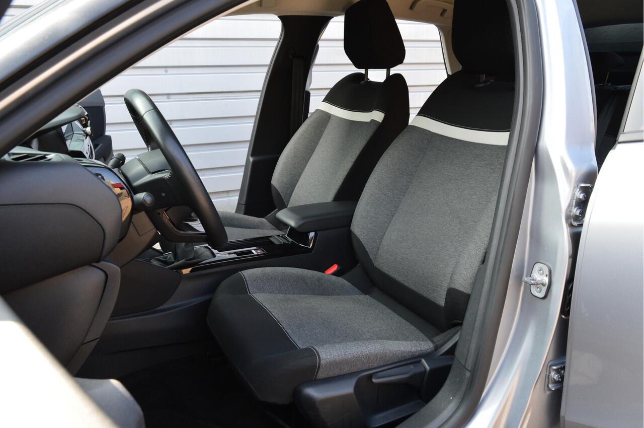 Citroen C4 1.2 Puretech Feel O.a: Distributie vernieuwd, Afn. trekhaak, Full Led, PDC, Dab, Cruise, Navi, Etc... Rijklaar! All-in prijs!