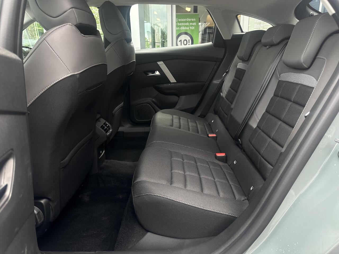 Citroen C4 1.2 Hybrid 145pk Business | Voorruit-/Stoelverwarming | Comfort Seats | PHC vering | Adaptive Cruise Control | Climate Control | Parkeercamera/-sensoren | Apple Carplay/Android Auto | Full LED | Dodehoekdetectie | Navigatie |