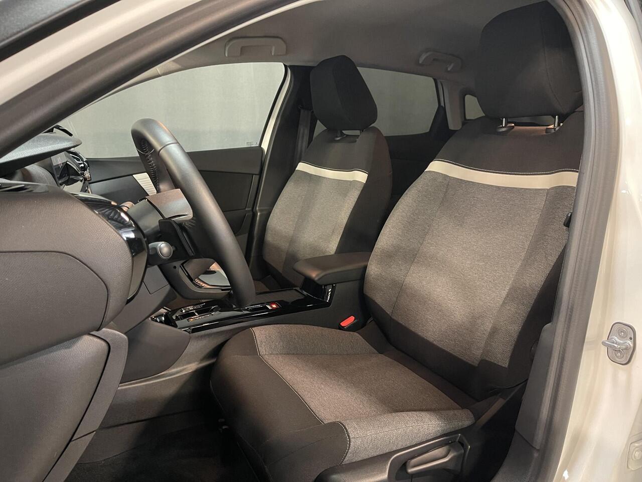 Citroen C4 1.2 Puretech Feel EAT8 18"/Camera/Stoelverwarming/Navigatie/Apple Carplay & Android Auto/PDC