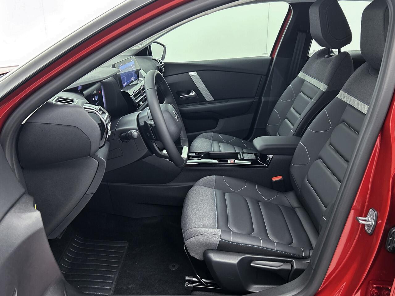 Citroen C4 130 PK Automaat Plus RIJKLAAR | NIEUW! | Camera | Navigatie | Zwart Dak |