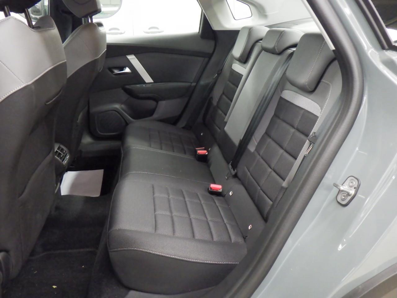 Citroen C4 X 1.2 Hybrid 136 Business ALL-IN RIJKLAARPRIJS/NAVI/CAMERA/KEYLESS