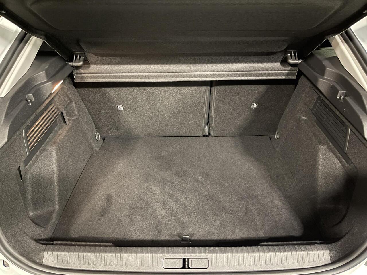 Citroen C4 1.2 Puretech Feel EAT8 18"/Camera/Stoelverwarming/Navigatie/Apple Carplay & Android Auto/PDC