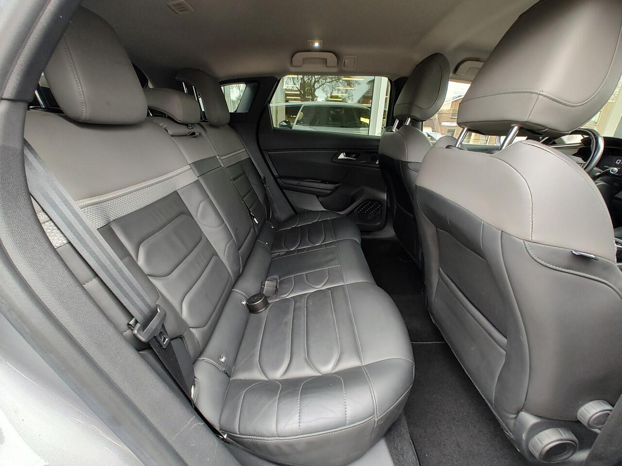 Citroen C5 X 1.6 PLUG-IN HYBRID 225 BUSINESS AUT. Leder | Adaptive Cruise | HUD | Stuurverwarming