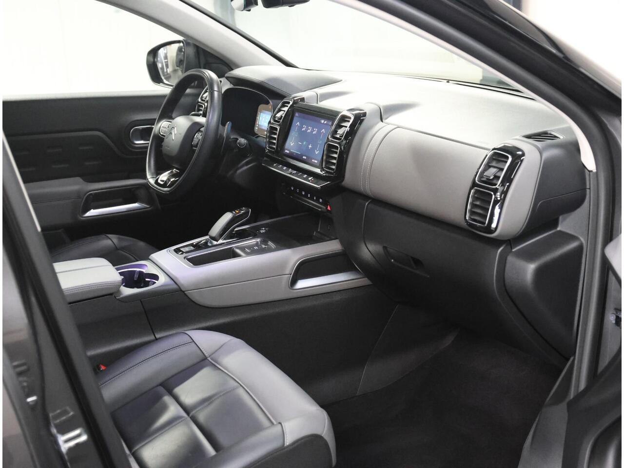 Citroen C5 Aircross 1.6 Plug-in Hybrid 225PK Shine | AppleCarPlay/AndroidAuto | 360'Camera | LEER | Glazen schuifdak | Cruise Control | 19''LMV | Stoelverwarming | Navigatie | Isofix | Privacy Glass | Elektrische Klep