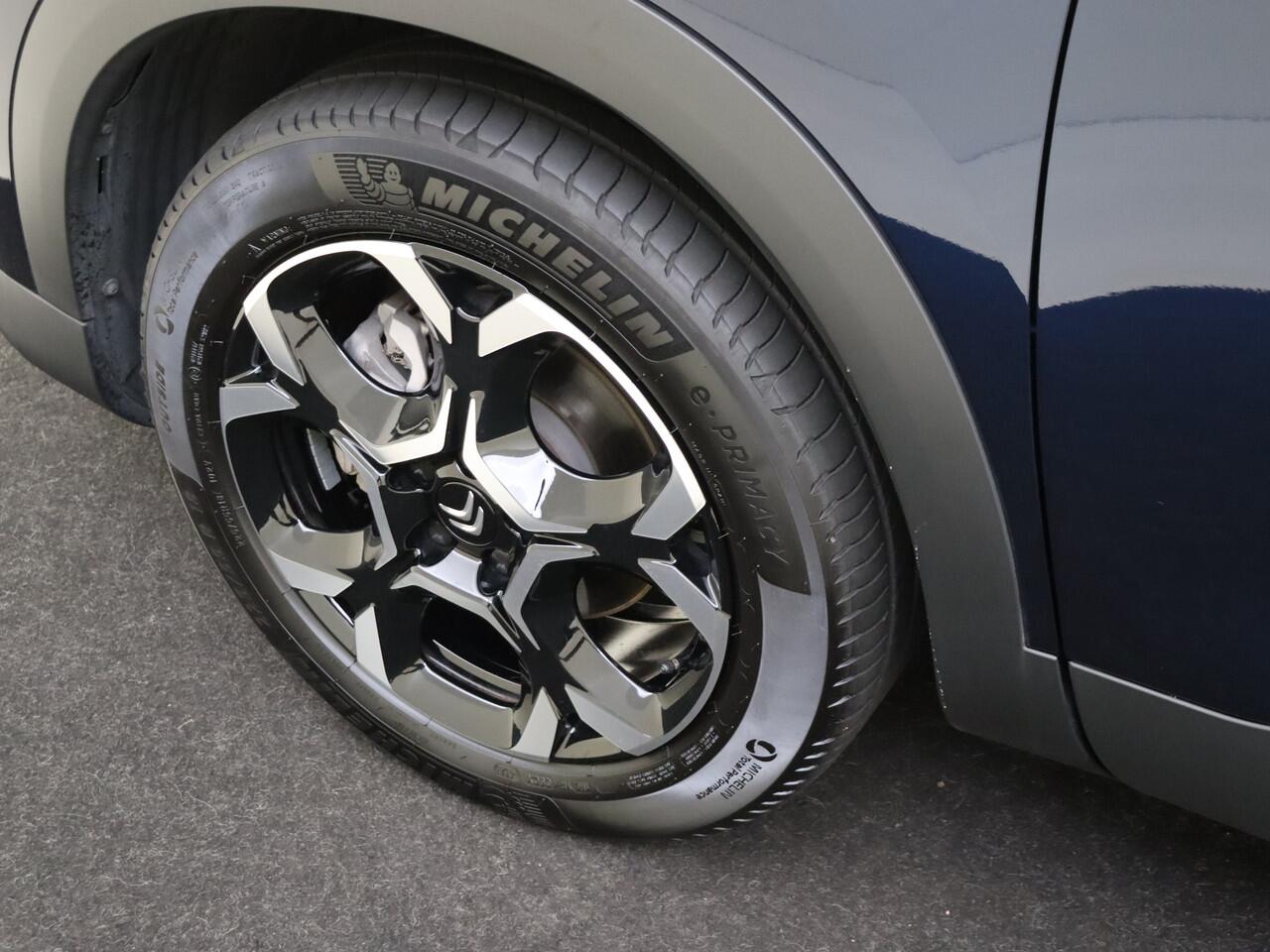 Citroen C5 Aircross 1.2 Hybrid 136 Plus | LED voor & achterlichten | Adaptief dempingsysteem | Verstelbare lendensteun | Achteruitrijcamera |