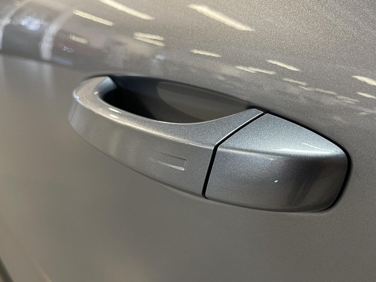 Citroen C5 X 1.6 Plug-in Hybrid Shine 19''/Leder/Dodehoek/Head-up display/Keyless/Stuur+stoelverwarming/Voorruitverwarming/DAB+/Camera