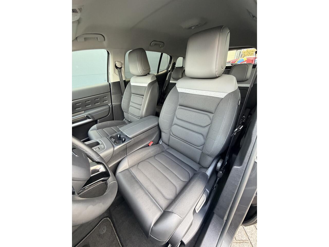 Citroen C5 Aircross 180pk Hybride Max (Camera - Keyless Start - LED - Parkeersensoren V+A - Navigatie - Automatische Airco - Apple Carplay)