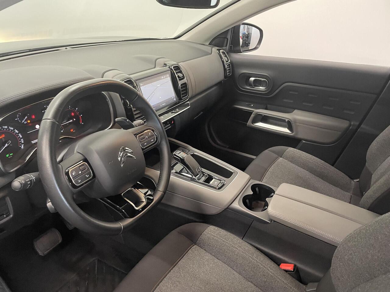 Citroen C5 Aircross 1.2 PureTech 130pk Feel Auto. Navigatie Apple Carplay/ Android Auto Parkeersensoren Cruise Control Climate Control Lichtmetalen velgen