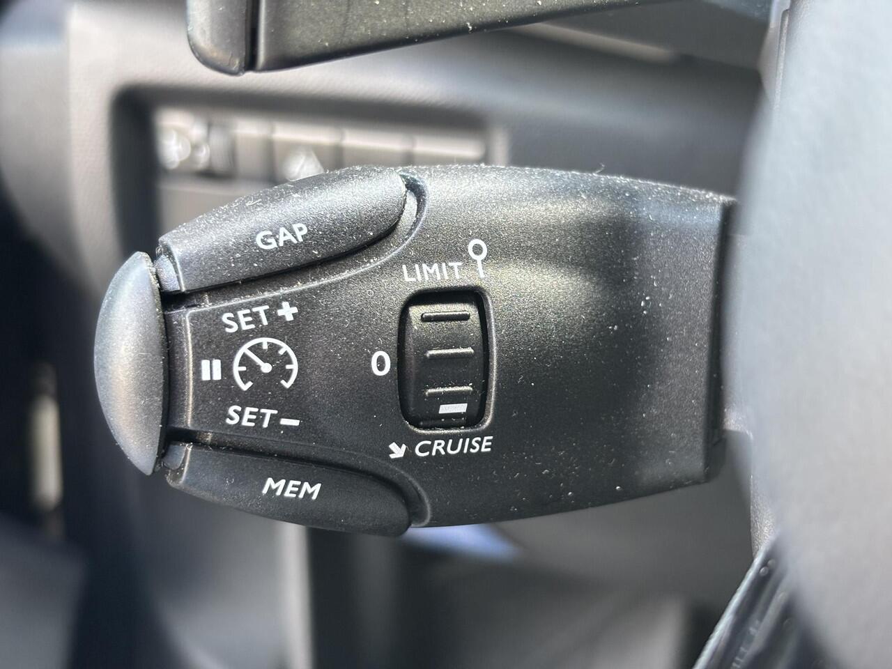 Citroen C5 Aircross 1.2 PureTech Feel / ALL-IN RIJKLAARPRIJS /Stoelverwarming/Keyless/Navi/Camera