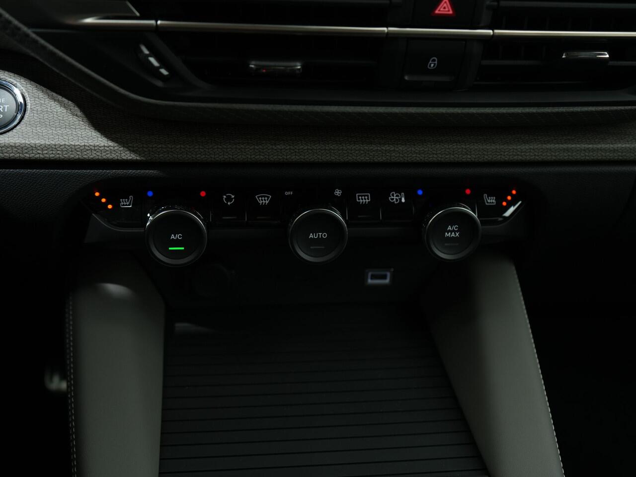 Citroen C5 X 1.6 PLUG-IN HYBRID 225PK SHINE PACK EAT8 | Panoramadak | Pack Ambiance | Massage | Stoelventilatie | Luxe leder