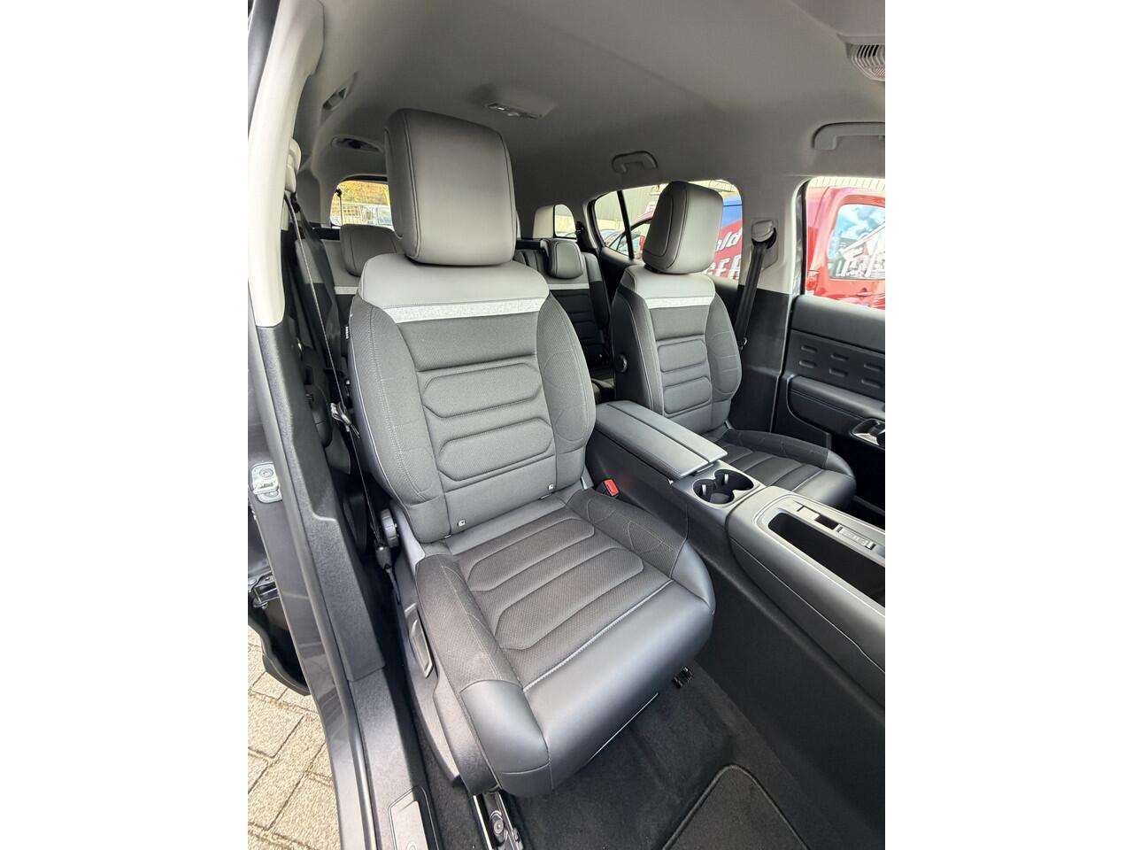 Citroen C5 Aircross 180pk Hybride Max (Camera - Keyless Start - LED - Parkeersensoren V+A - Navigatie - Automatische Airco - Apple Carplay)