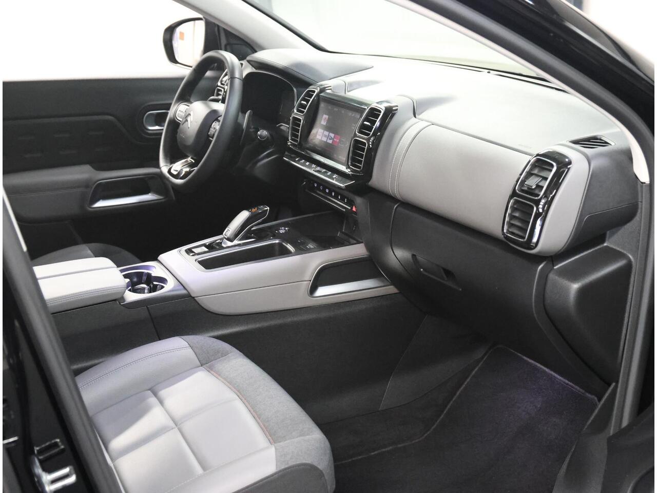 Citroen C5 Aircross 1.2 130PK Shine | AppleCarPlay/AndroidAuto | Stof/Lederen Bekleding | StoelVerwarming | Cruise Control | Camera | Keyless Start | LED | Elektrische Klep | Isofix | Privacy Glass |