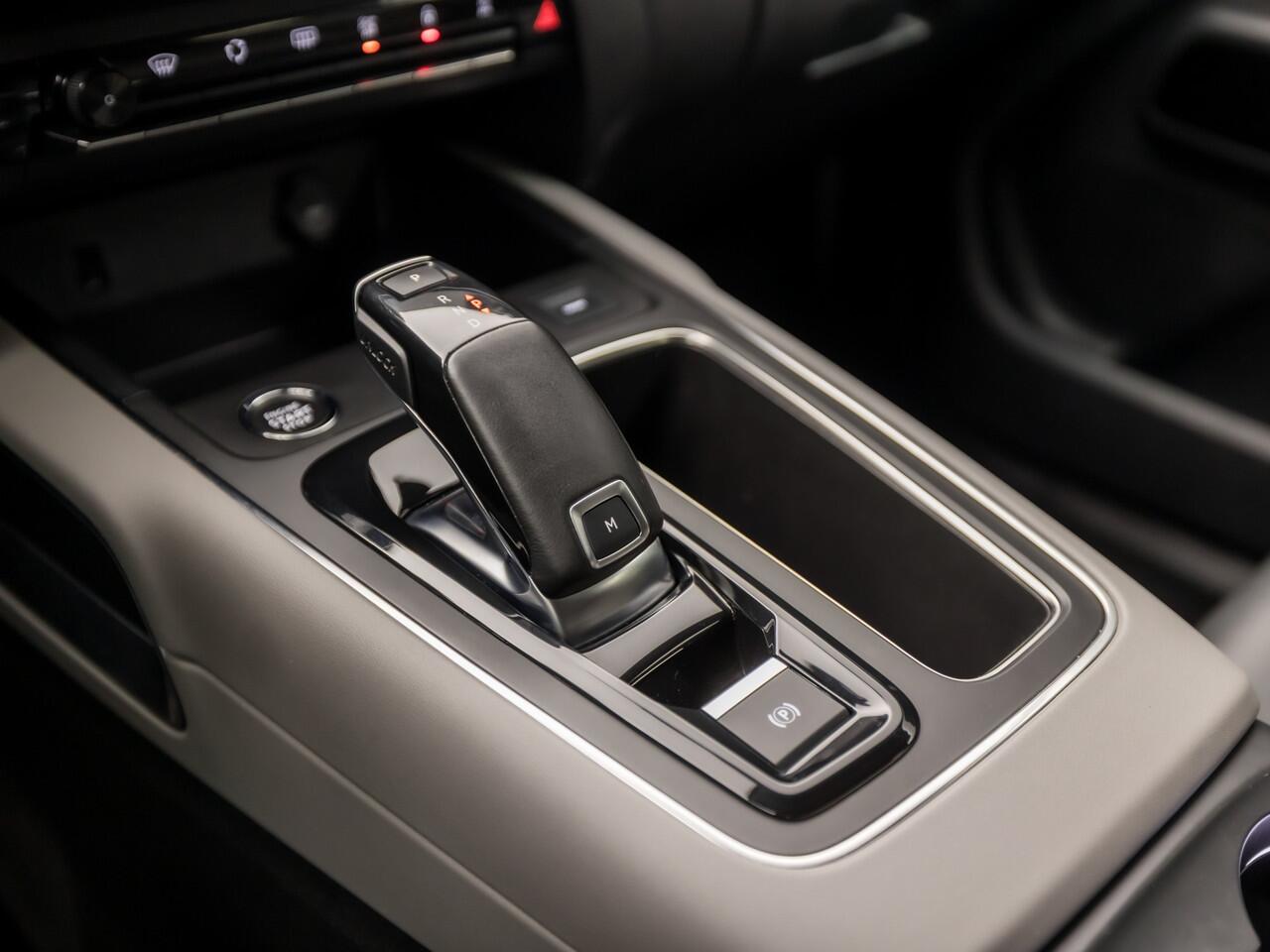 Citroen C5 Aircross 1.2 PureTech Sport Automaat (VIRTUAL COCKPIT, APPLE CARPLAY, GROOT NAVI, KEYLESS, GETINT GLAS, LEDER, SPORTSTOELEN, 360 CAMERA, TREKHAAK, DAB+, NIEUWSTAAT)