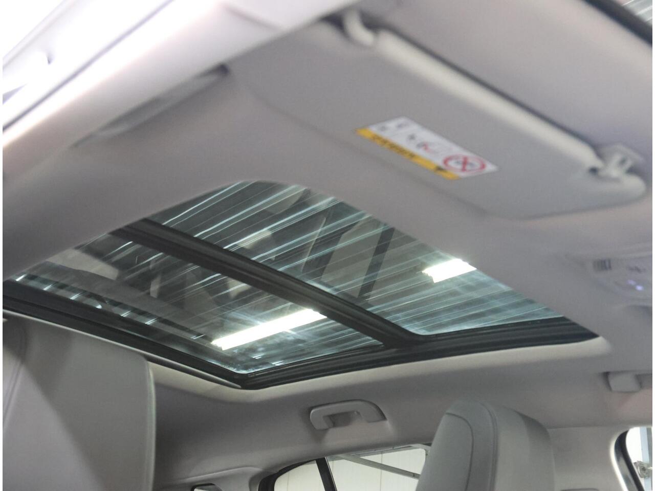 Citroen C5 Aircross 1.6 Plug-in Hybrid 225PK Shine | AppleCarPlay/AndroidAuto | 360'Camera | LEER | Glazen schuifdak | Cruise Control | 19''LMV | Stoelverwarming | Navigatie | Isofix | Privacy Glass | Elektrische Klep