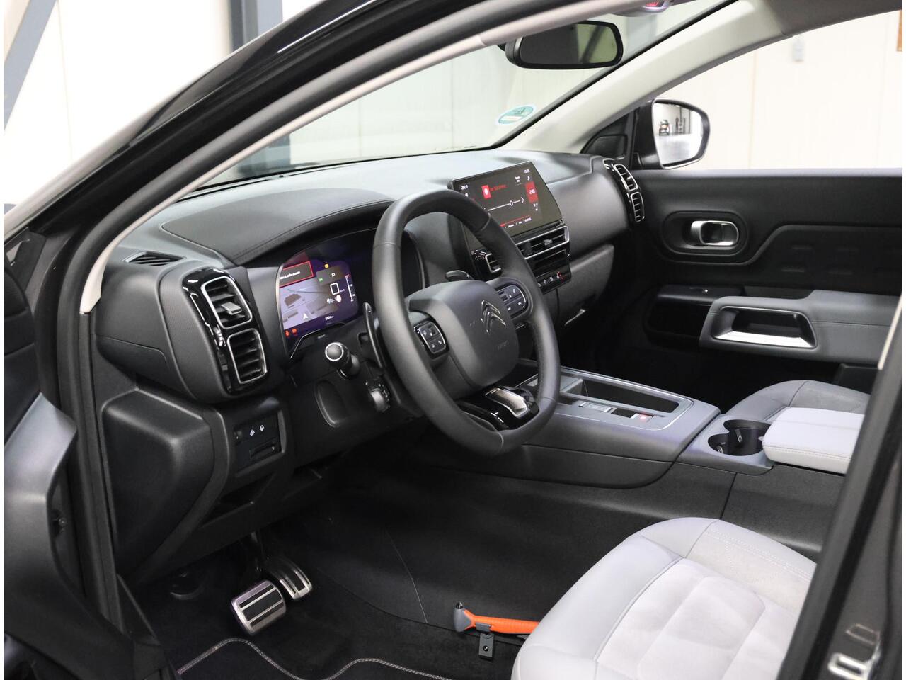 Citroen C5 Aircross 1.2 Hybrid 145PK ë-Series | AppleCarPlay/AndroidAuto | Camera | Cruise Control | 19''LMV | Stoelverwarming | Navigatie | Isofix | Privacy Glass | Two-Tone | Parkeersensoren |