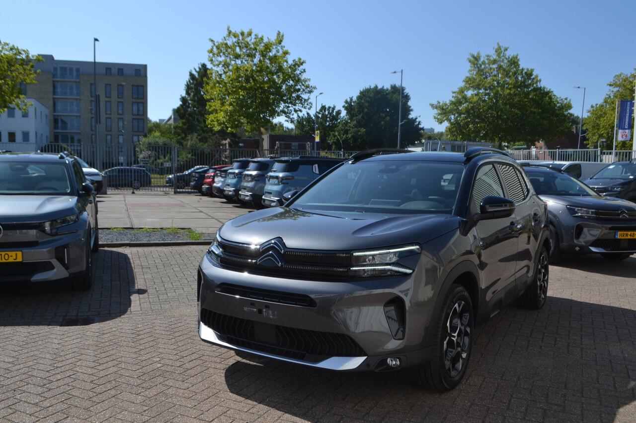Citroen C5 Aircross 1.6 Plug-in Hybrid 225pk Max I AUTOMAAT I PANORAMADAK I NAVIGATIE I ACHTERUITRIJCAMERA I PARKEERSENSOREN VOOR & ACHTER I EL. ACHTERKLEP I L.M. VELGEN I LEDER + ALCANTARA BEKLEDING I MAX AANHANGERGEWICHT 1.300 KG GEREMD I