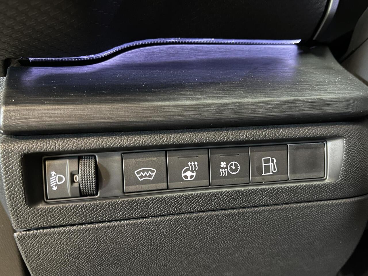 Citroen C5 X 1.6 Plug-in Hybrid Shine 19''/Leder/Dodehoek/Head-up display/Keyless/Stuur+stoelverwarming/Voorruitverwarming/DAB+/Camera