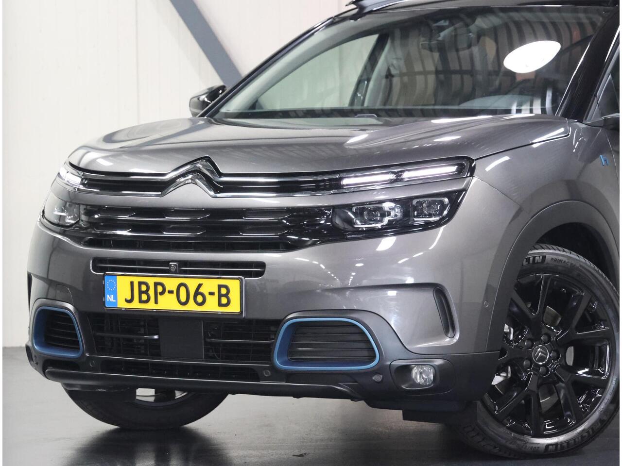 Citroen C5 Aircross 1.6 Plug-in Hybrid 225PK Shine | AppleCarPlay/AndroidAuto | 360'Camera | LEER | Glazen schuifdak | Cruise Control | 19''LMV | Stoelverwarming | Navigatie | Isofix | Privacy Glass | Elektrische Klep
