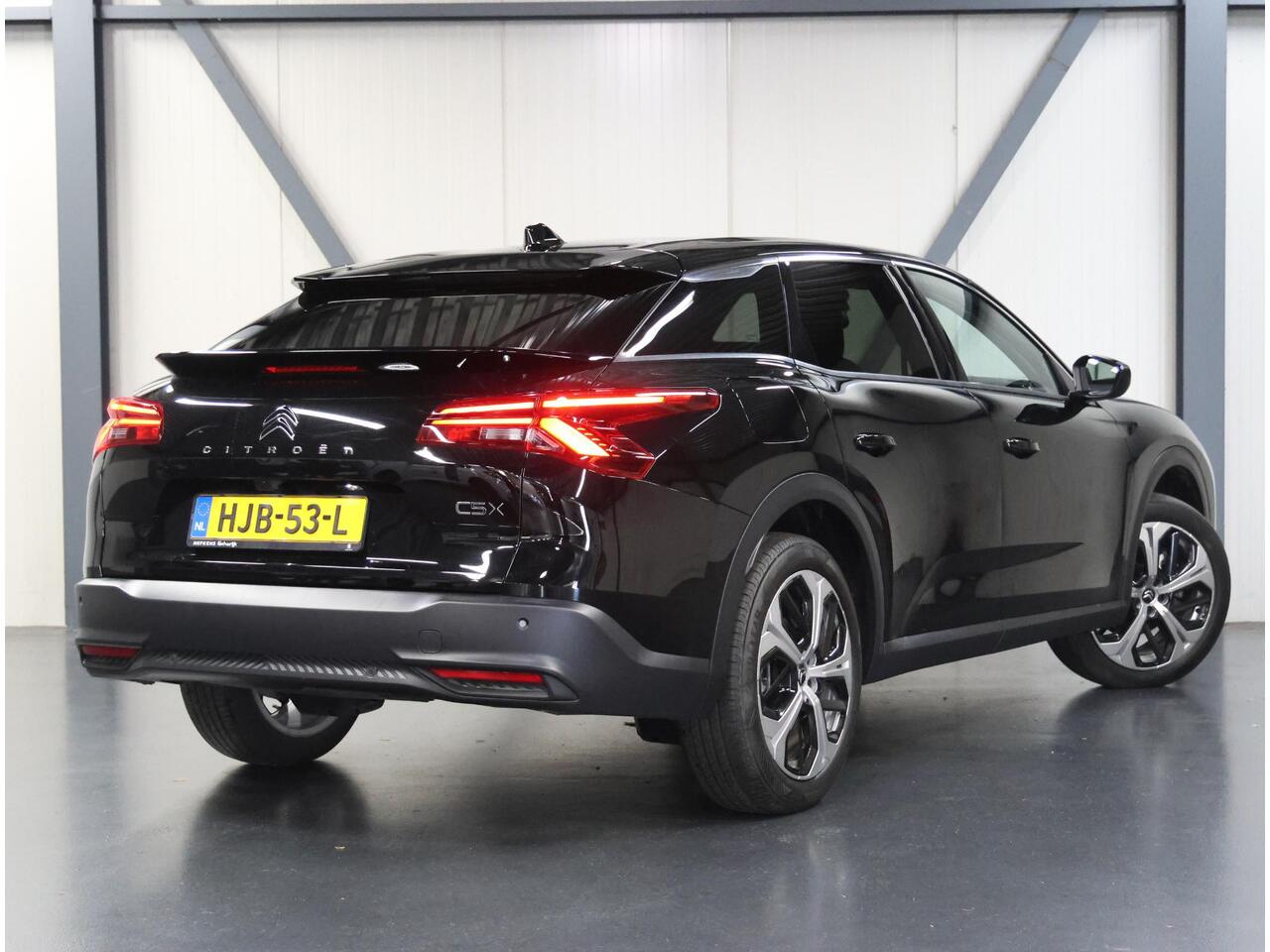 Citroen C5 X You 130PK AUTOMAAT | AppleCarPlay/AndroidAuto | LEER/Stoffebekleding | StoelVerwarming | Camera | Navigatie | Adaptive Cruise Control | Climate Control | Keyless entry | Privacy Glass | Isofix |