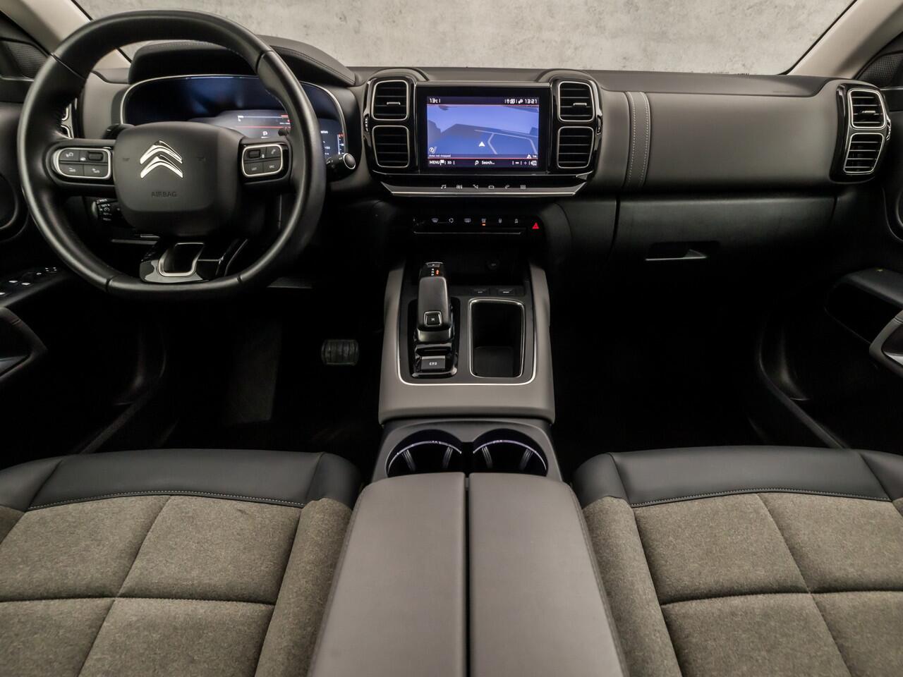 Citroen C5 Aircross 1.2 PureTech Sport Automaat (VIRTUAL COCKPIT, APPLE CARPLAY, GROOT NAVI, KEYLESS, GETINT GLAS, LEDER, SPORTSTOELEN, 360 CAMERA, TREKHAAK, DAB+, NIEUWSTAAT)