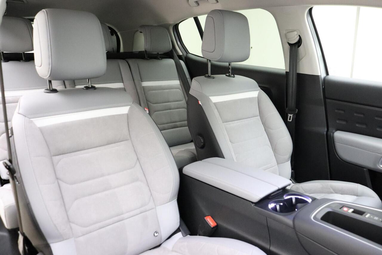 Citroen C5 Aircross 1.2 Hybrid 136 ë-Series Citroen C5 Aircross 1.2 Hybrid ë-Series Automaat | Navigatie | Stoelverwarming | Climate control | Camera | Lichtmetalen velgen Black | Zwart dak