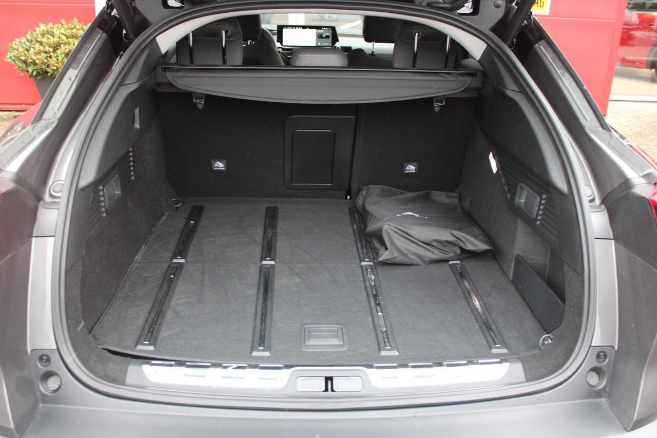 Citroen C5 X 1.6 Plug-in Hybrid 225PK MAX | PANORAMISCH SCHUIF / KANTELDAK | ELEKTRISCHE VOORSTOELEN MET GEHEUGEN | VOORSTOEL VENTILATIE | VOORSTOEL VERWARMING | VOORSTOELEN MET MASSAGE FUNCTIE | LEDEREN BEKLEDING | STUUR VERWARMING | DRAADLOOS APPLE CARPLAY / ANDRO