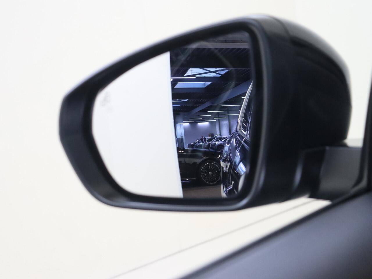 Citroen C5 Aircross 1.2 Hybrid 136 Plus | LED voor & achterlichten | Adaptief dempingsysteem | Verstelbare lendensteun | Achteruitrijcamera |