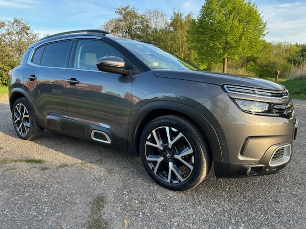Citroen C5 Aircross 1.2 PureTech Shine 130PK Volle uitvoering 4 nw. banden Staat nu in Spanje bij Valencia - Ontinyent