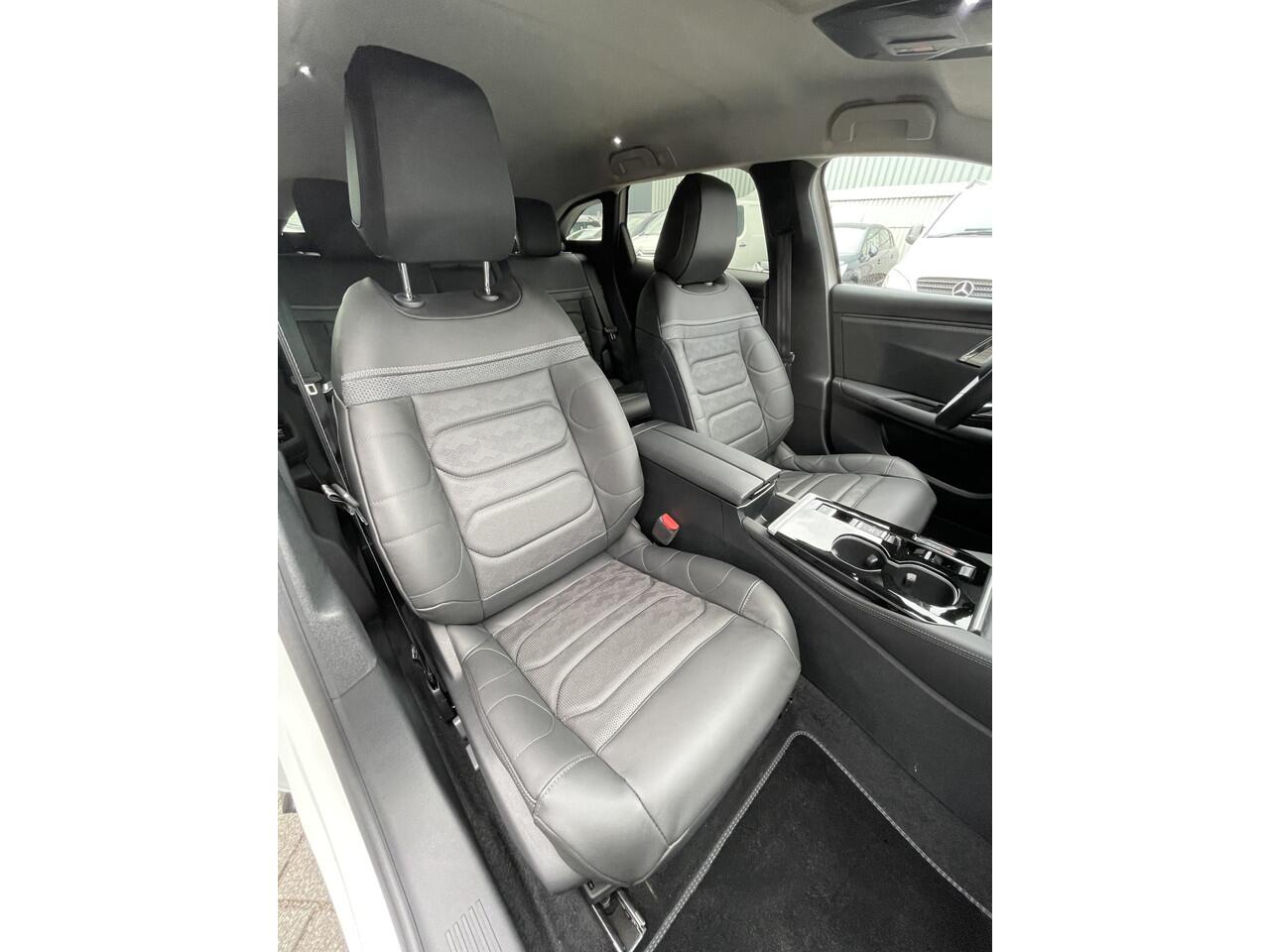 Citroen C5 X 225pk Hybrid Shine Pack (Leder incl geheugen - Camera - Stoel-/-stuurwielverwarming - Two tone - Keyless Entry - Adaptieve Cruise Controle - Apple Carplay)