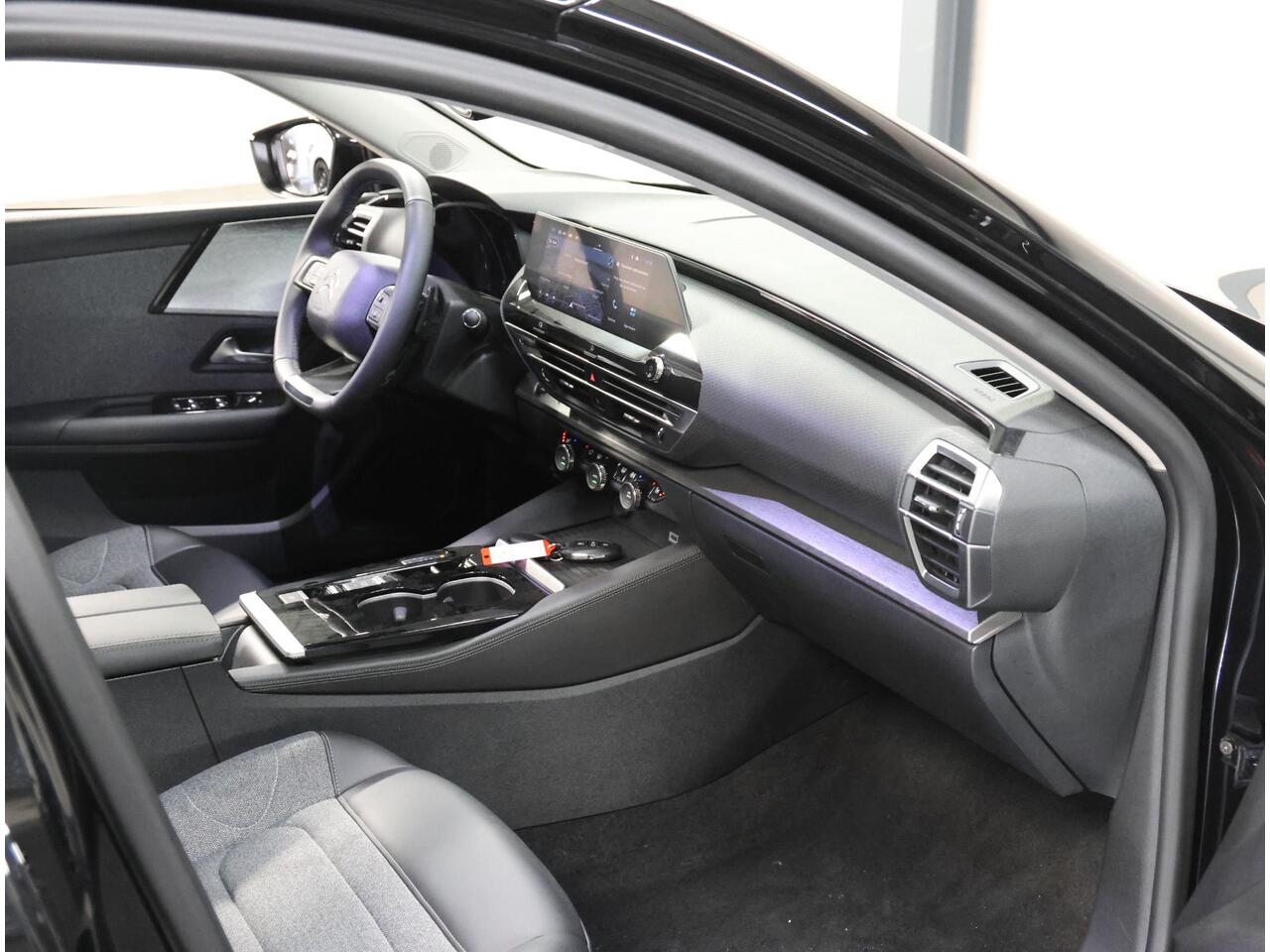 Citroen C5 X You 130PK AUTOMAAT | AppleCarPlay/AndroidAuto | LEER/Stoffebekleding | StoelVerwarming | Camera | Navigatie | Adaptive Cruise Control | Climate Control | Keyless entry | Privacy Glass | Isofix |