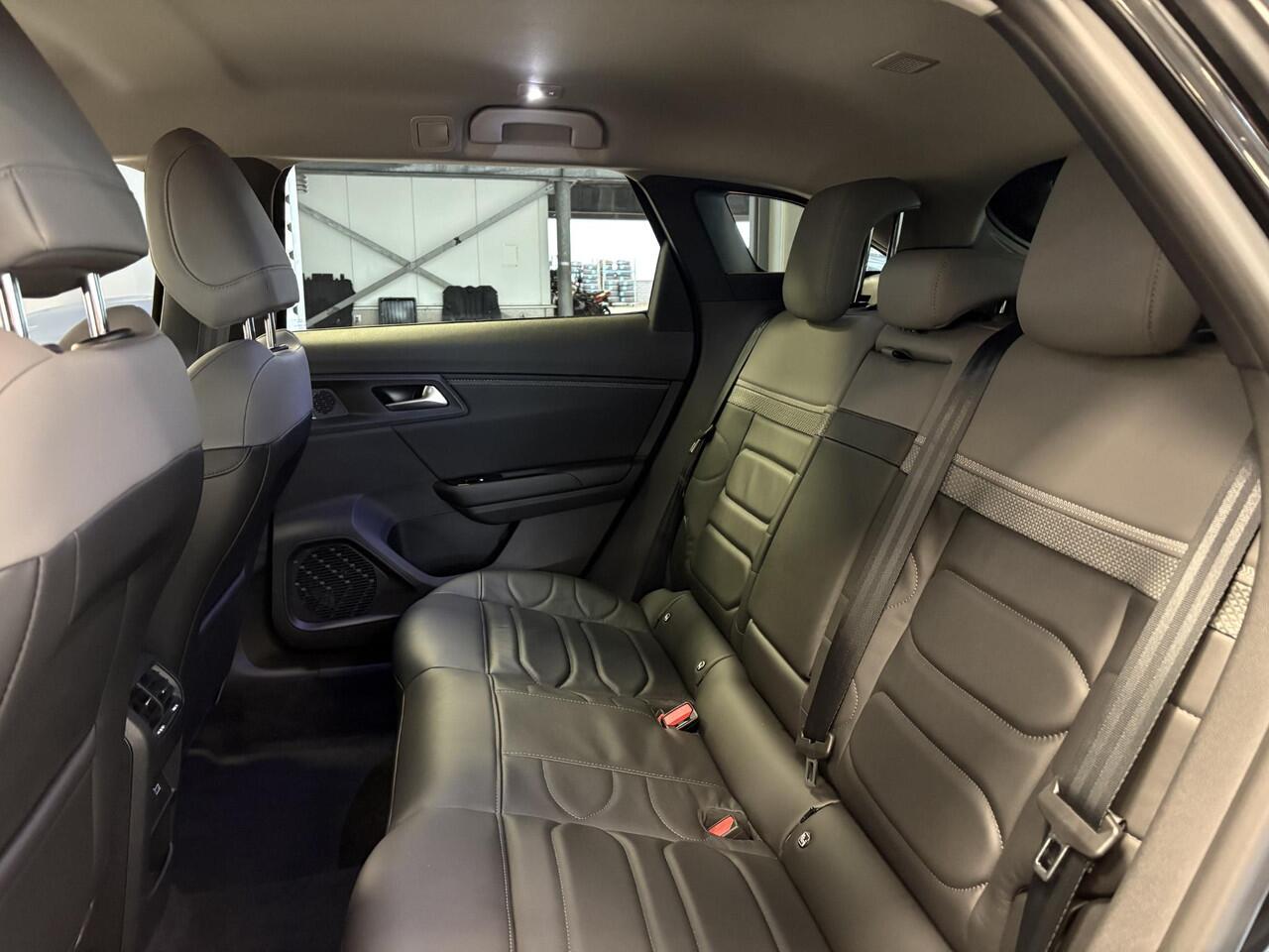 Citroen C5 X Plus 1.2 Turbo 130pk EAT8 | KEYLESS ENTRY | LEDER | CAMERA | STOEL+STUUR+VOORRUITVERW. | ADAPTIVE CRUISE | HEAD-UP | ALL-SEASONBANDEN