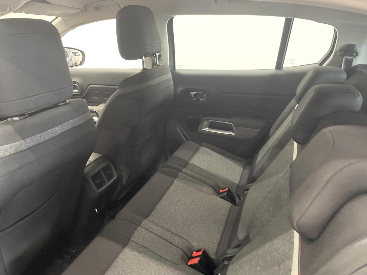 Citroen C5 Aircross 1.2 PureTech 130pk Feel Auto. Navigatie Apple Carplay/ Android Auto Parkeersensoren Cruise Control Climate Control Lichtmetalen velgen