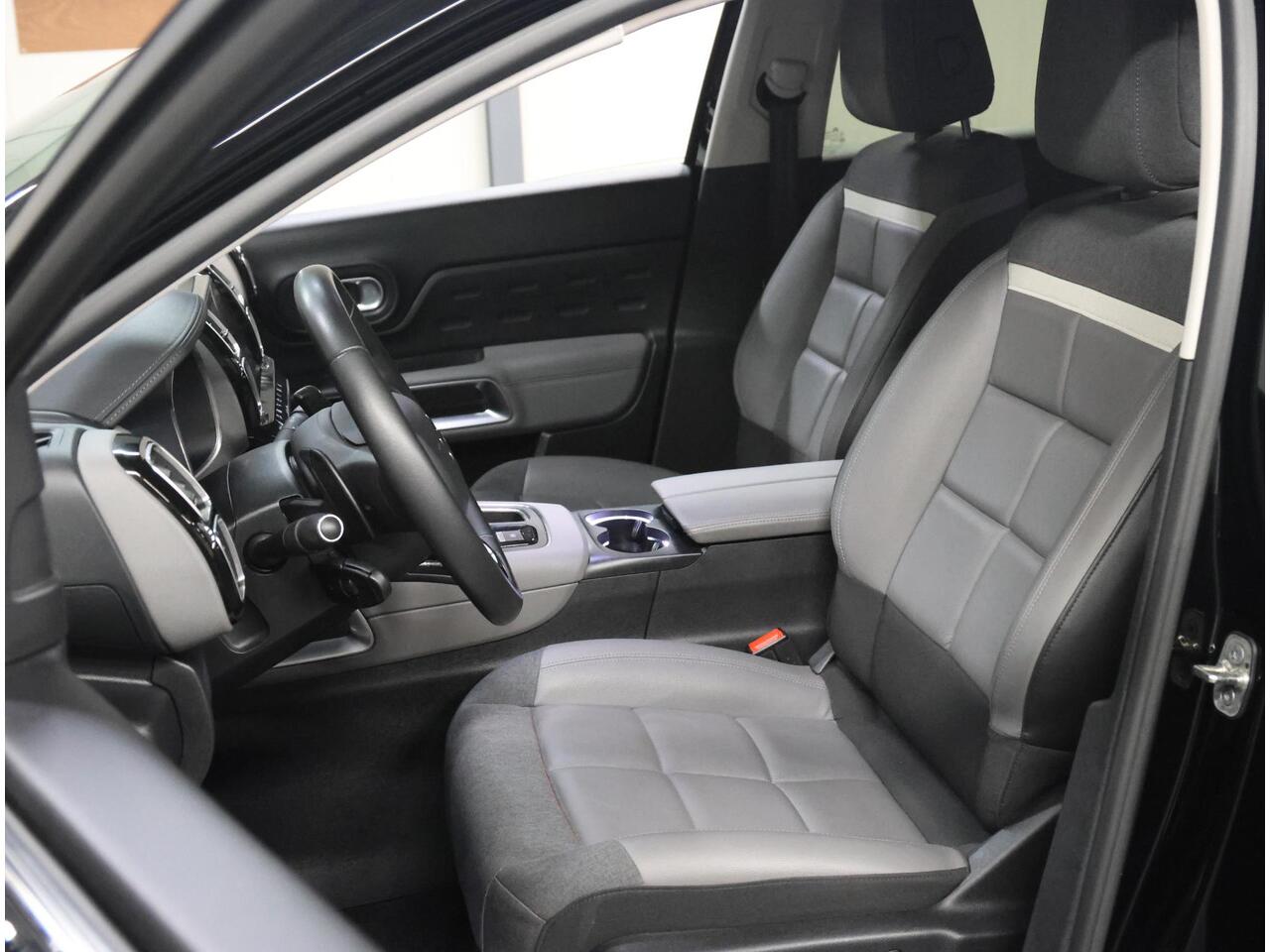 Citroen C5 Aircross 1.2 130PK Shine | AppleCarPlay/AndroidAuto | Stof/Lederen Bekleding | StoelVerwarming | Cruise Control | Camera | Keyless Start | LED | Elektrische Klep | Isofix | Privacy Glass |