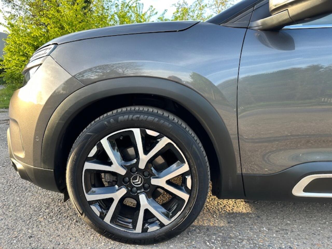 Citroen C5 Aircross 1.2 PureTech Shine 130PK Volle uitvoering 4 nw. banden Staat nu in Spanje bij Valencia - Ontinyent