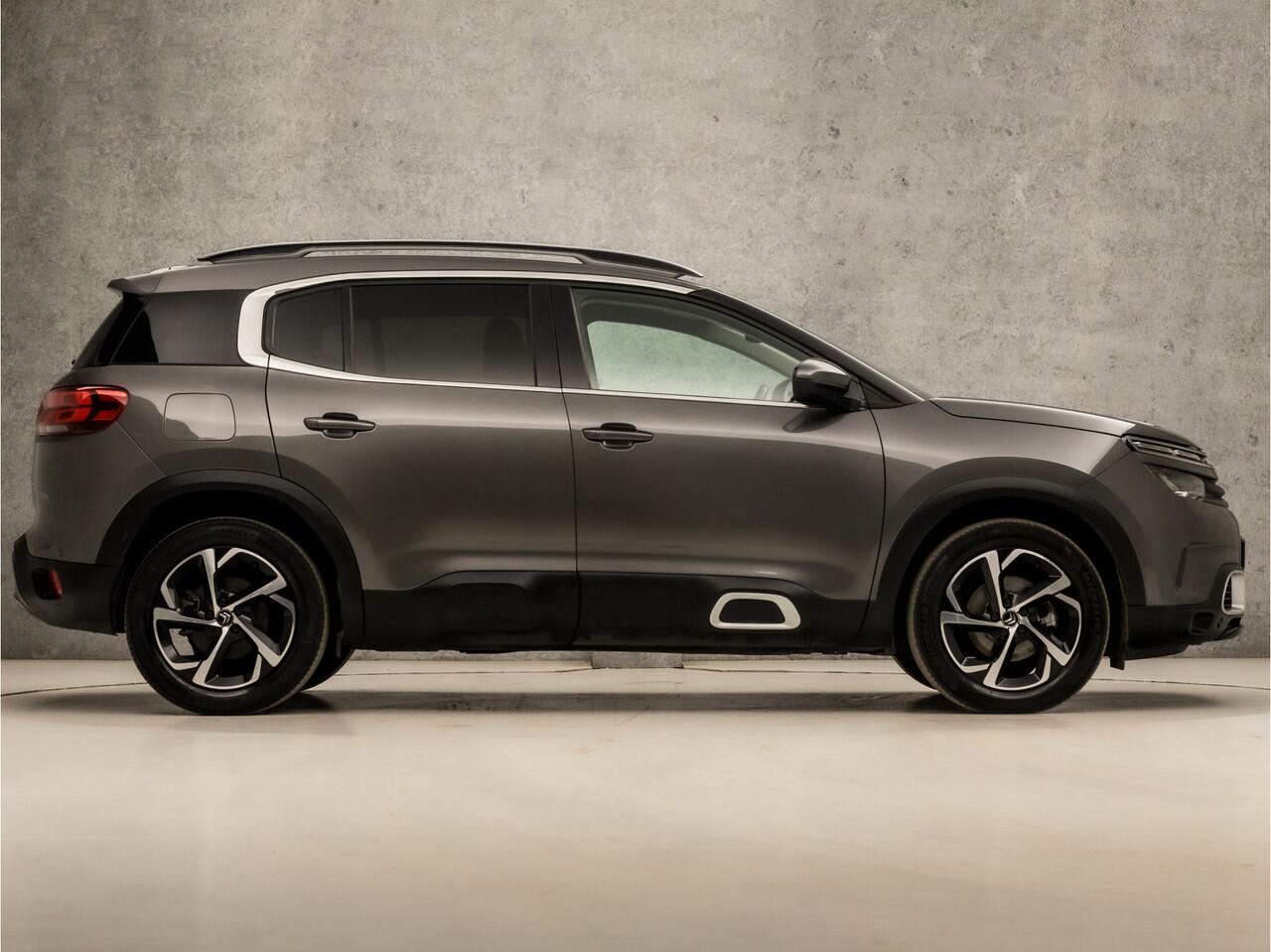 Citroen C5 Aircross 1.2 PureTech Sport Automaat (VIRTUAL COCKPIT, APPLE CARPLAY, GROOT NAVI, KEYLESS, GETINT GLAS, LEDER, SPORTSTOELEN, 360 CAMERA, TREKHAAK, DAB+, NIEUWSTAAT)