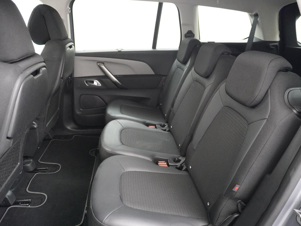 Citroen GRAND C4 PICASSO SpaceTourer T131pk AUT-8 7-Pers. Apple Carplay Android Auto Camera Navi Pdc Keyless Stoelverwarming DAB Cruise Control Pdc Ecc Bluetooth Usb Led Isofix Lmv PureTech Shine Origineel Nederlandse Auto