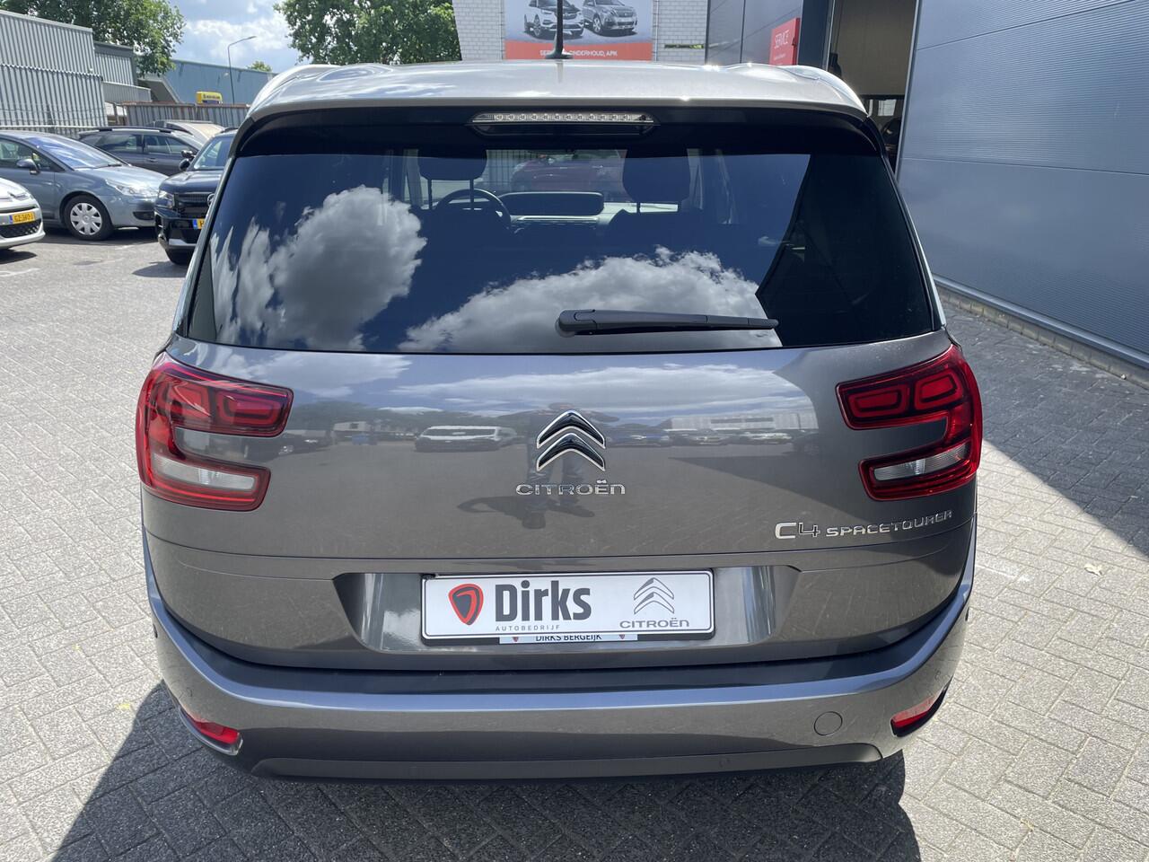 Citroen GRAND C4 PICASSO SpaceTourer 130pk Shine (Camera - Keyless Entry - Parkeersensoren V+A - Dodehoek detectie - Automatisch Parkeren - Navigatie - Apple Carplay)