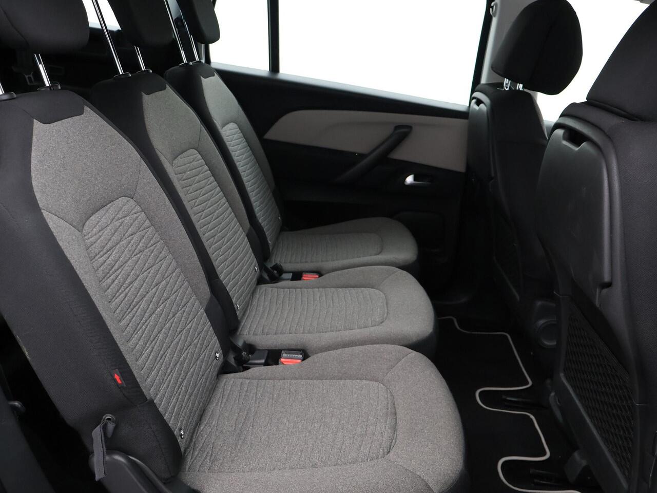 Citroen GRAND C4 PICASSO SpaceTourer 1.2 PT 130 PK 7-PERSOONS + MASSAGE | STOELVERW. | TREKHAAK | APPLE CARPLAY | NAVIGATIE
