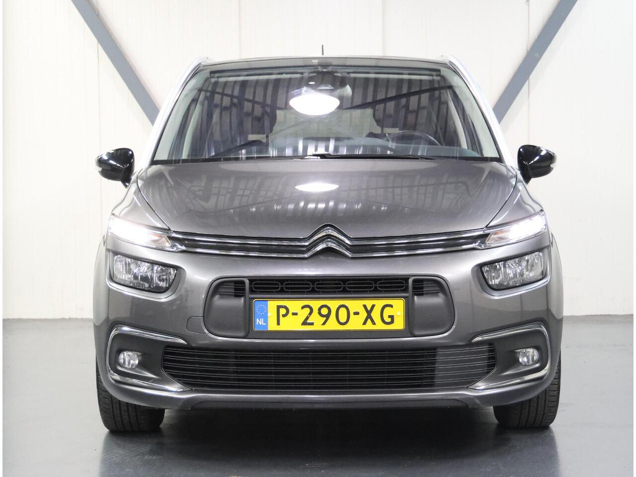 Citroen GRAND C4 PICASSO SpaceTourer 130PK Business | 1ste eigenaar | Trekhaak | Camera | 7 persoons | Armsteun | Cruise Control | Climate Control | Navigatie | AUTOMAAT | Stoelverwarming | Isofix | Privacy Glass |