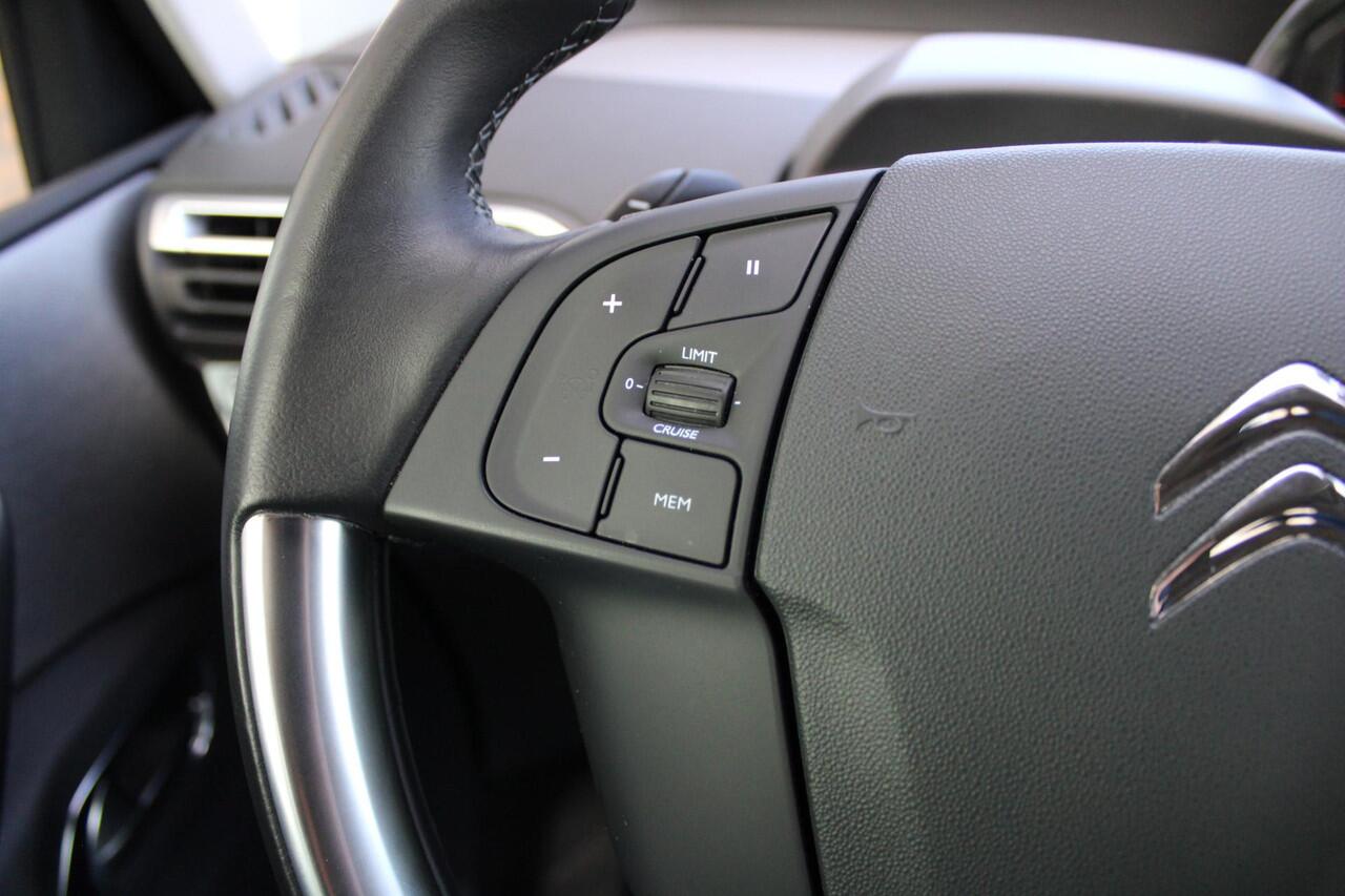 Citroen GRAND C4 PICASSO Spacetourer 1.2 PureTech Shine Automaat 7 zits Cruise/Climate control, Navigatie, Apple Carplay/Android auto, Audio/DAB, Keyless entry/Start